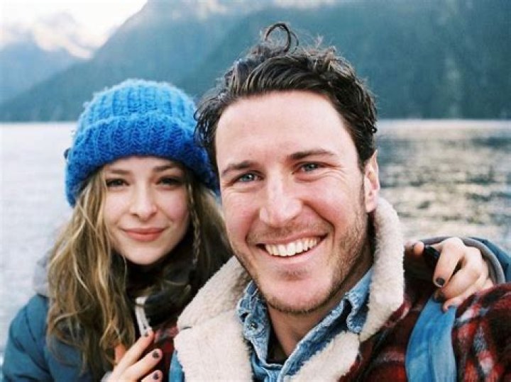 Ashleigh Cummings Bio, Pregnancy, Height, Weight, Measurements, Husband