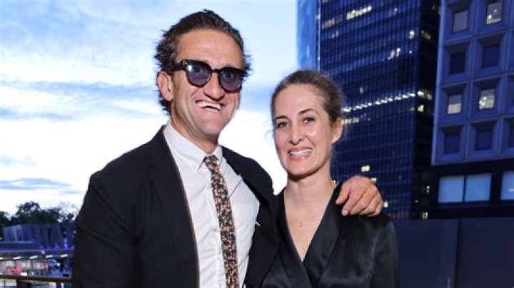Casey Neistat Bio, Wife, Son, Net Worth, Height, Wiki, Family, Brother