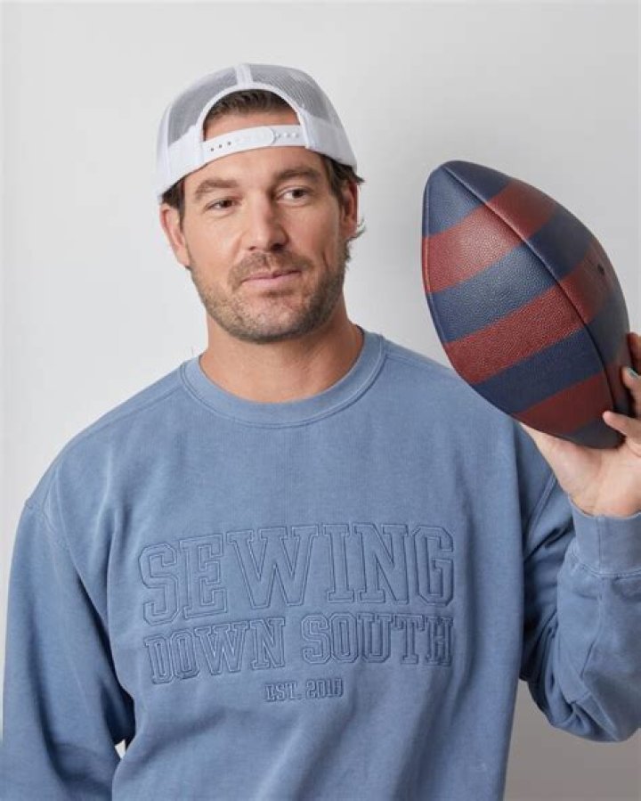 Craig Conover Biography: Age, Net Worth, Instagram, Spouse, Height, Wiki, Parents, Movies