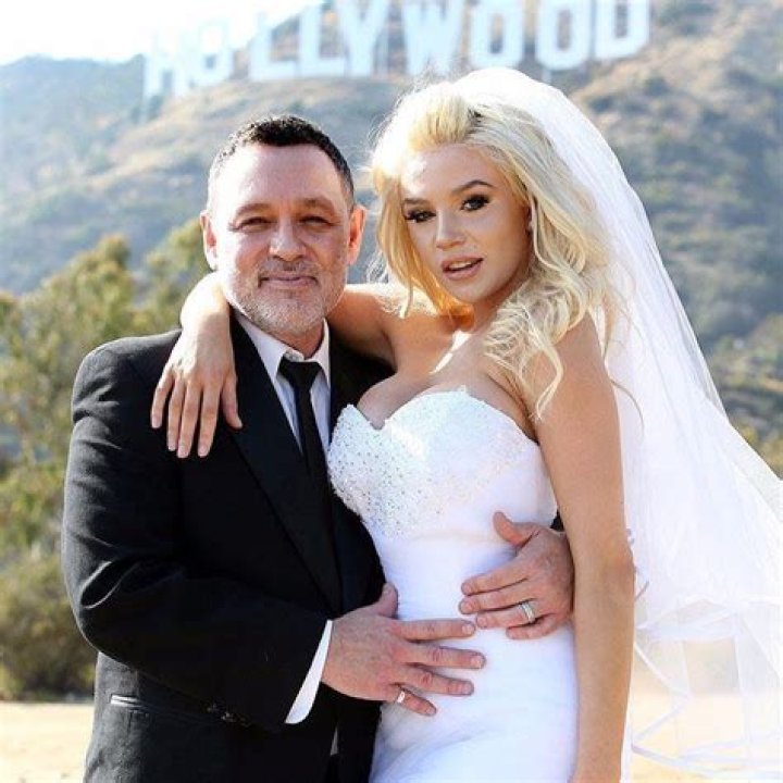 Doug Hutchison Ex-Wife Amanda Sellers Wiki, Biography, Age, Height, Instagram, Net Worth!