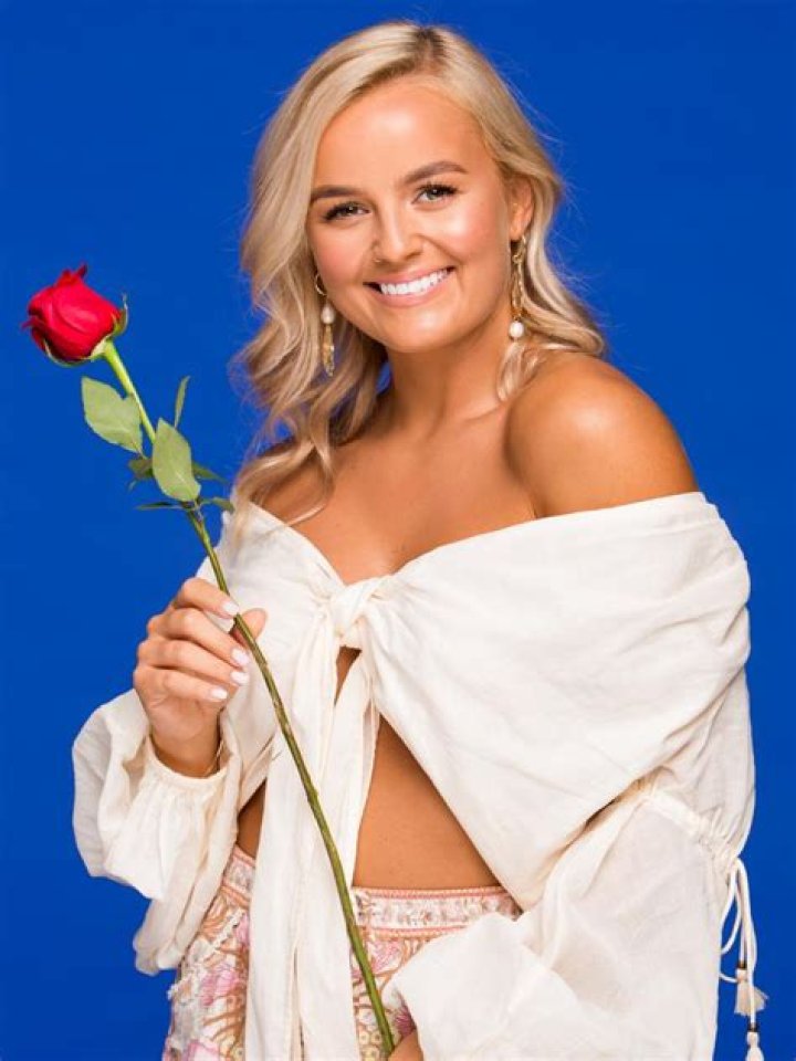 Elly Miles (The Bachelor) Wiki, Bio, Age, Height, Instagram, Partner, Background, Net Worth 2020, Becky Miles!!