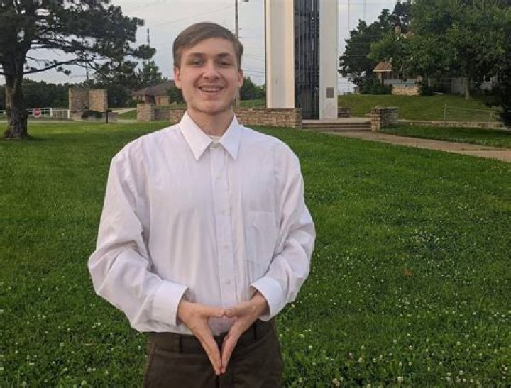 Explore Aaron Coleman for Kansas Wiki, Bio, Age, Height, Girlfriend, Instagram, Background, Family, Net Worth!!