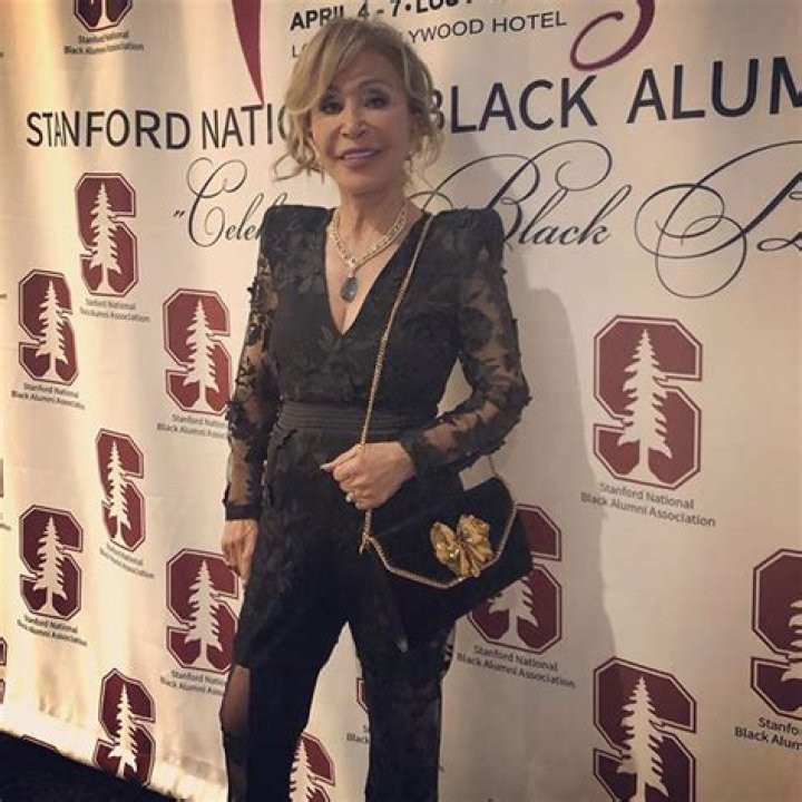 EXPLORE RHOC Pary Simpson Wiki, Bio, Age, Height, Net Worth, Partner, Instagram!!