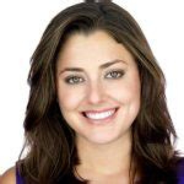 How Old Is CNN’s Kristen Holmes? Her Age, Salary, Birthday, Husband, Wedding