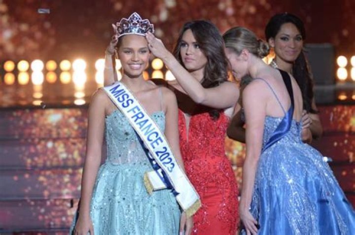 Indira Ampiot Parents Photo