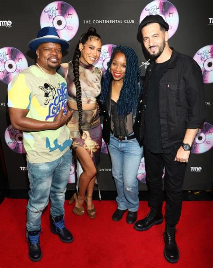 Is Jon B Married? Who is His Wife, Children, Ethnicity, Net Worth, Biography