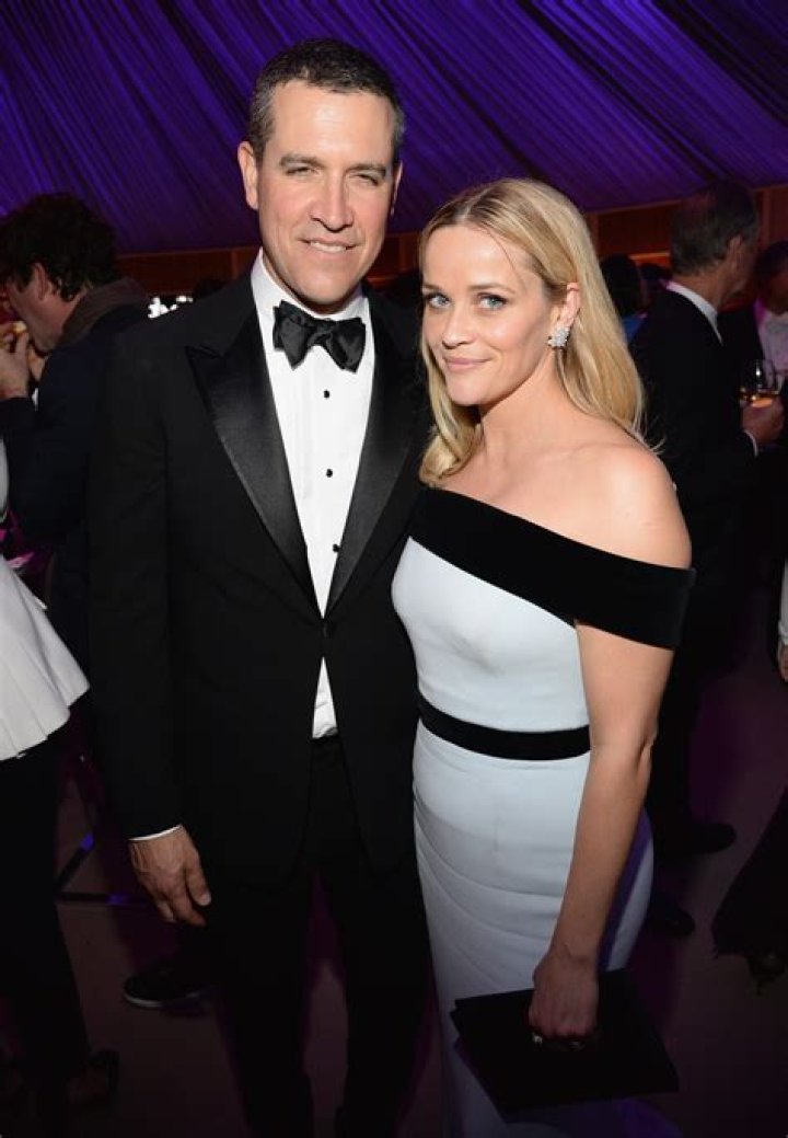 Jim Toth Deserts Reese Witherspoon On Red Carpet After Arrest – Crap Husband? (Photos)