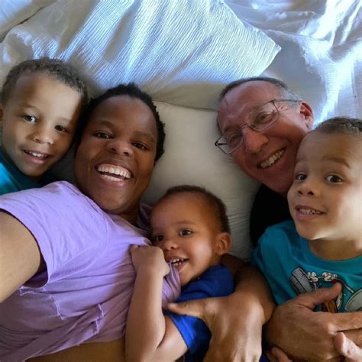 Know About Andrea Canning; Age, Husband, Children, Net Worth, Height