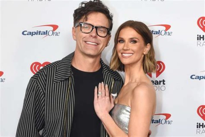 Know About Bobby Bones; Show, Girlfriend, Net Worth, Family, Facts