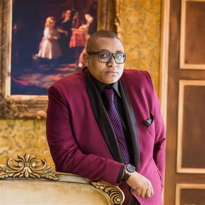 Mojalefa Thebe Biography: Age, Net Worth, Songs, Record Label, Wife, Pictures, Family, Date Of Birth, Gender