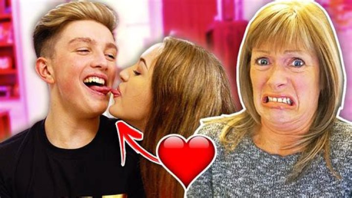 Morgz Mum Youtuber overview
