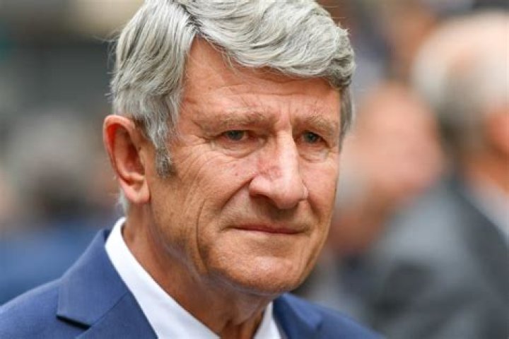 Philippe De Villiers Et Sa Compagne