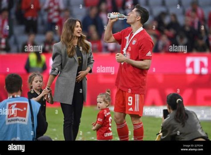Robert Lewandowski's wife Anna Lewandowska Biography: Age, Net Worth, Spouse, Children, Siblings, Instagram