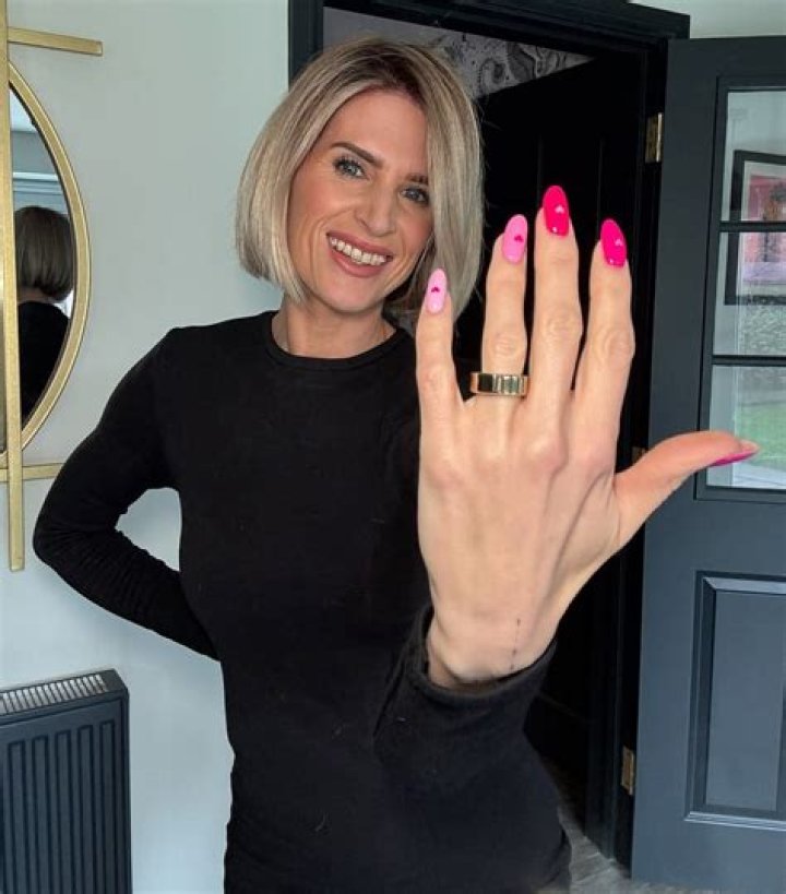 Sarah Dunn Wiki, Bio, Age, Height, Husband, Instagram