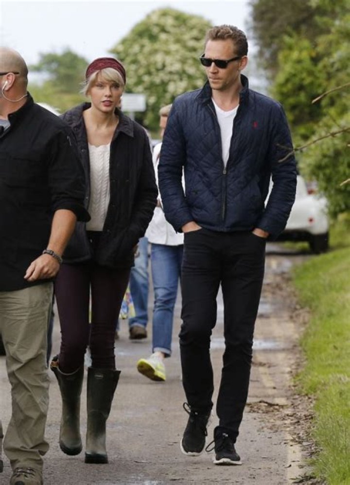Taylor Swift Moving Fast with Tom Hiddleston – On Track for Fastest Breakup Yet – Timeline Confirms Calvin Harris Cheating Rumors?