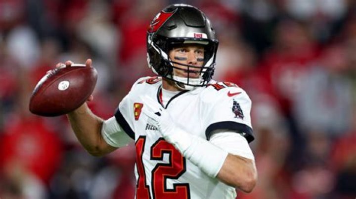 Tom Brady Biography: Age, Wife, Contract, Net Worth, Parents, College, Height, Stats, Salary